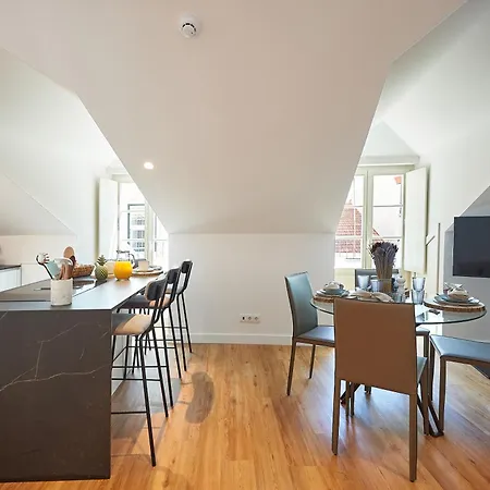 Borealis - Bairro Alto Daire *